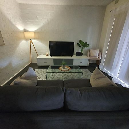 North Melbourne Retreat Apartment Bagian luar foto